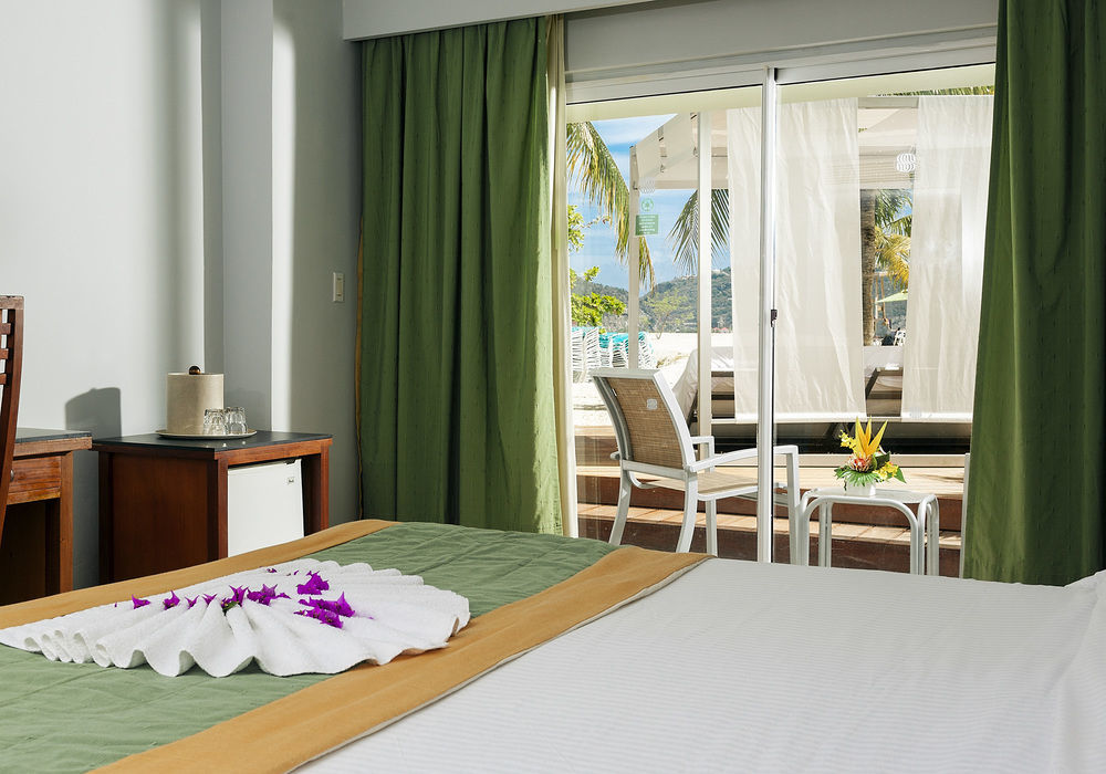 Sonesta Great Bay Beach All Inclusive Resort, Casino & Spa - Adults Only Philipsburg  Exterior photo